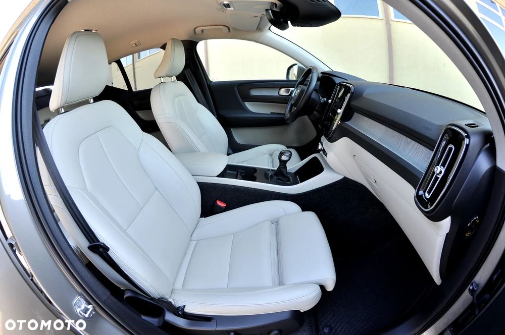 Volvo XC 40 T3 Inscription - 24