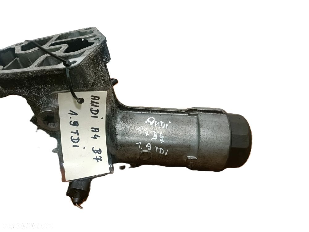 AUDI A4 B7 04-07 1,9 TDI OBUDOWA FILTRA OLEJU EU 038115389D * - 3