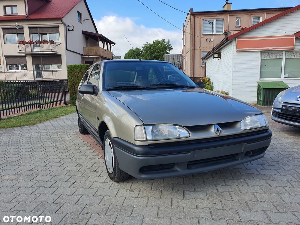 Renault 19 - 10