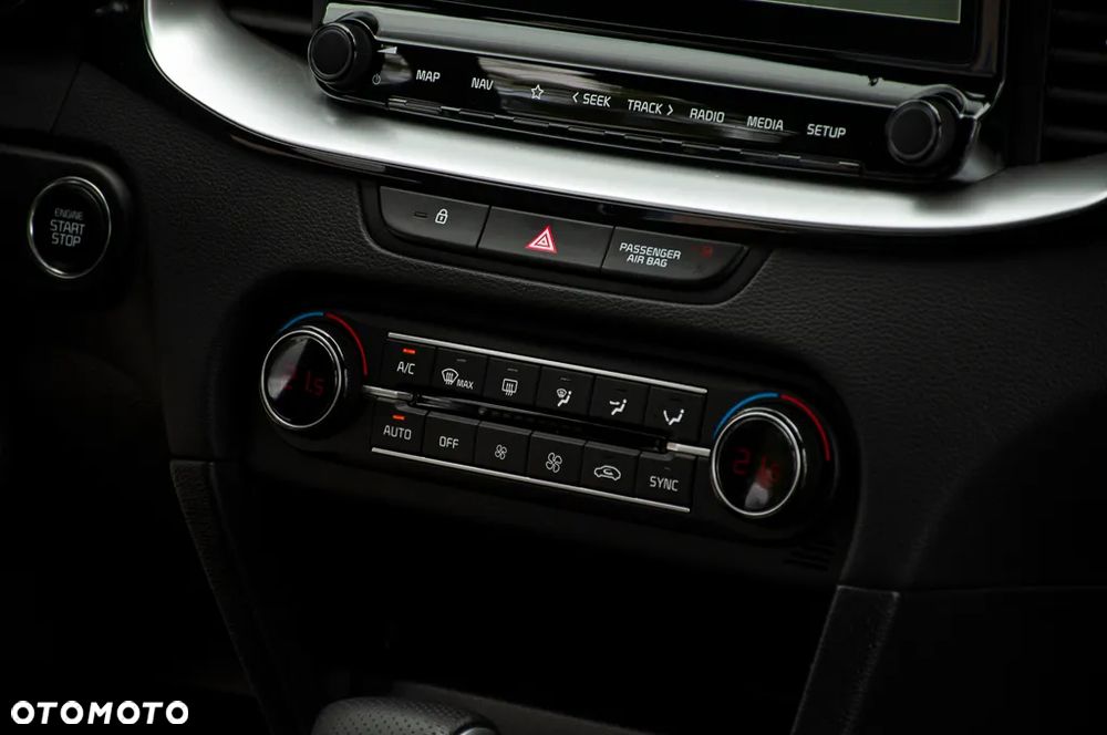 Kia Ceed 1.6 CRDi (48V Mild-Hybrid) DCT7 GT Line - 20