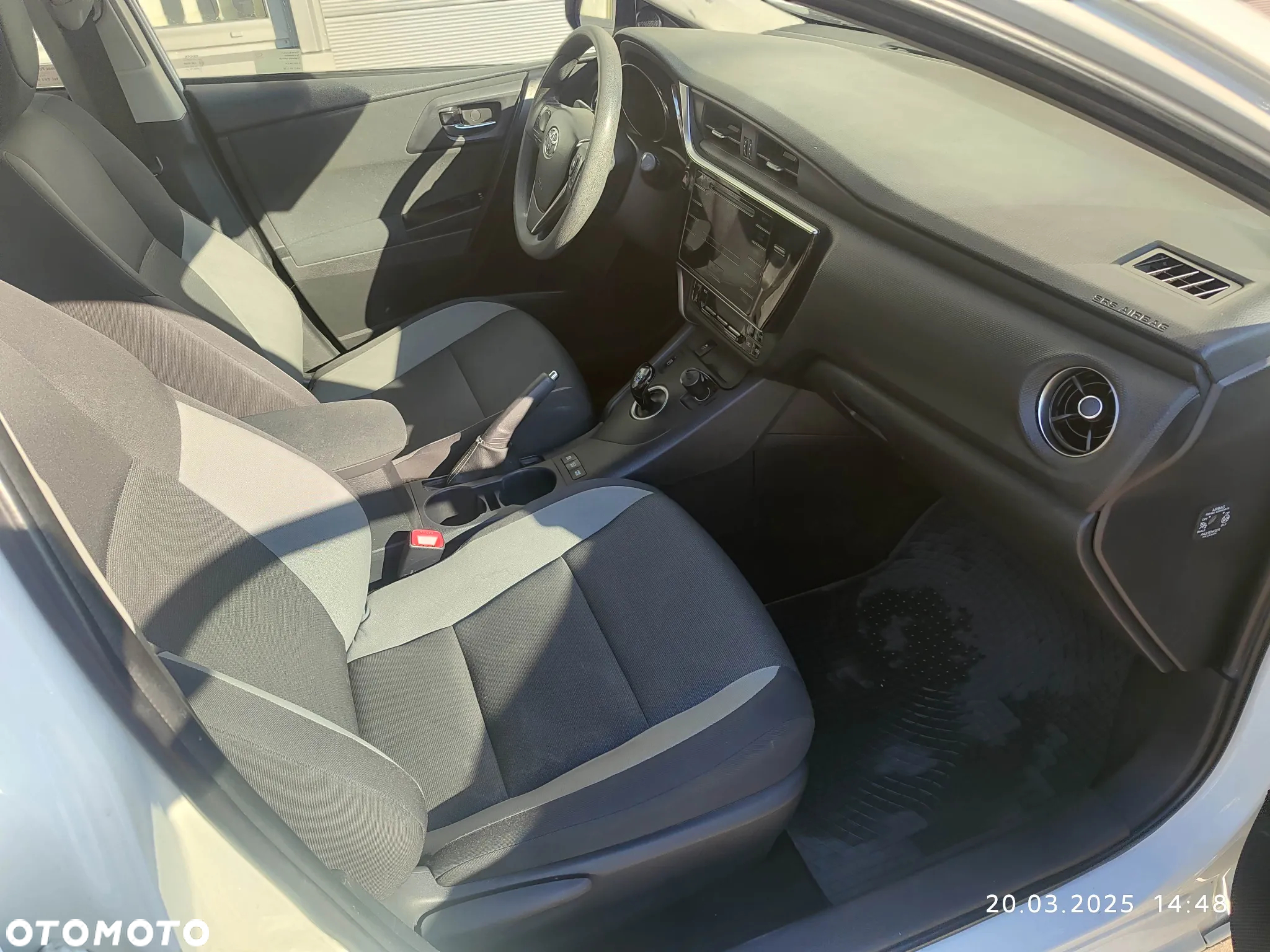 Toyota Auris Hybrid 135 Comfort - 9