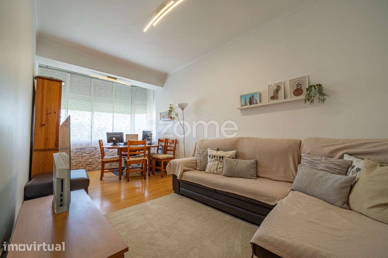 T2 Remodelado | Varanda Fechada | Excelente Localização na Amadora - Grande imagem: 2/20