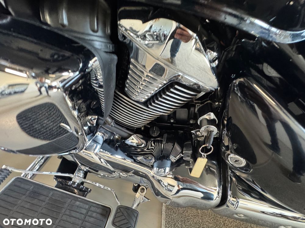 Suzuki Intruder - 17