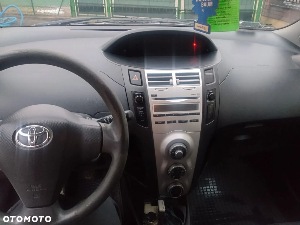 Toyota Yaris 1.0 Luna A/C - 4