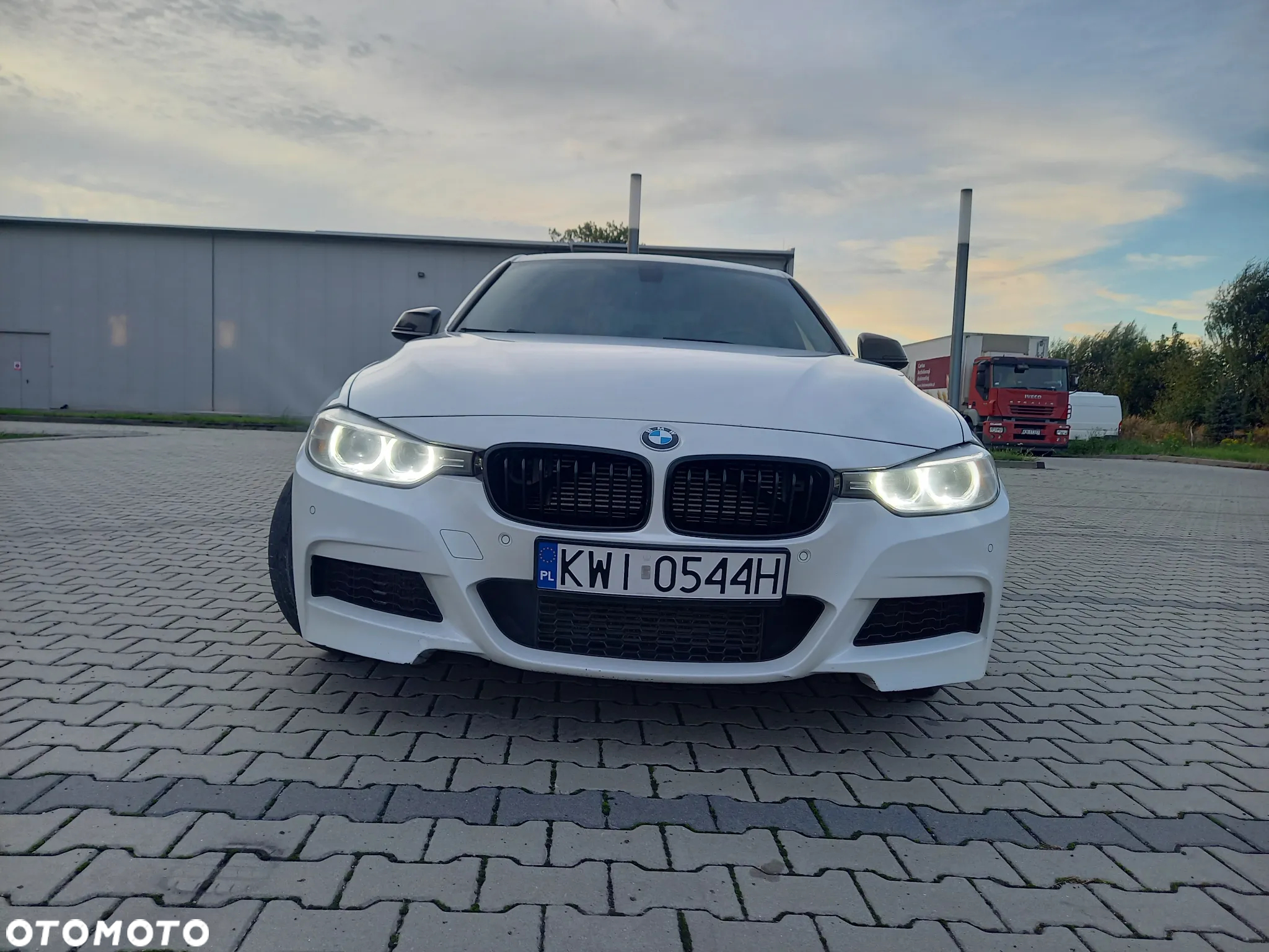 BMW Seria 3 335i xDrive Sport-Aut Luxury Line - 33