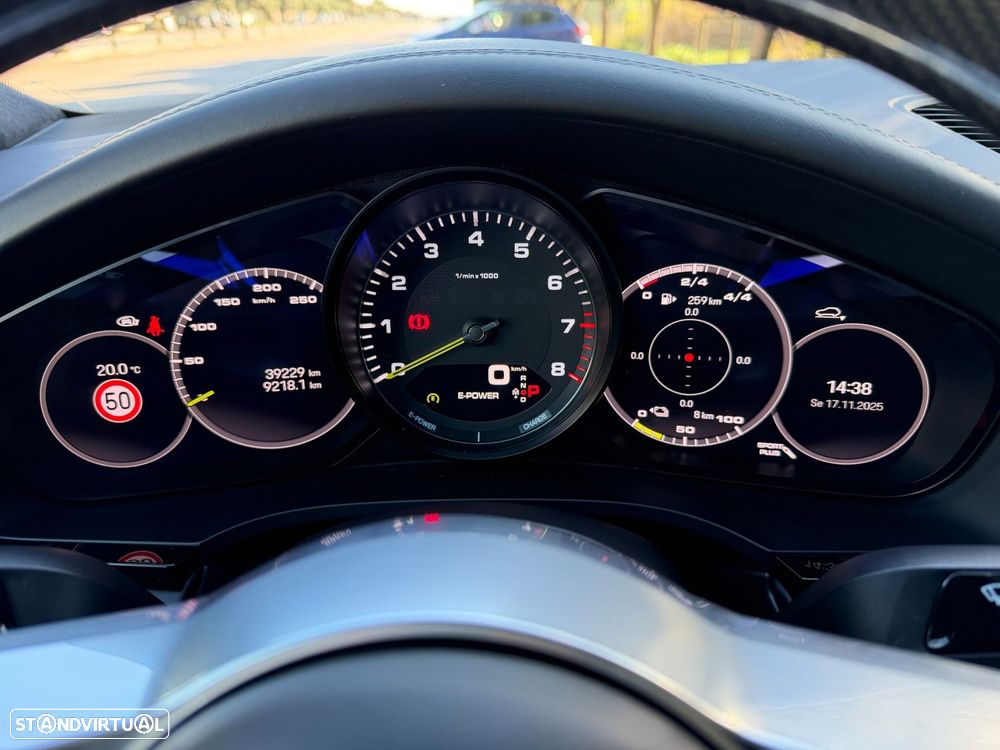 Porsche Cayenne Coupé E-Hybrid Platinum Edition - 27