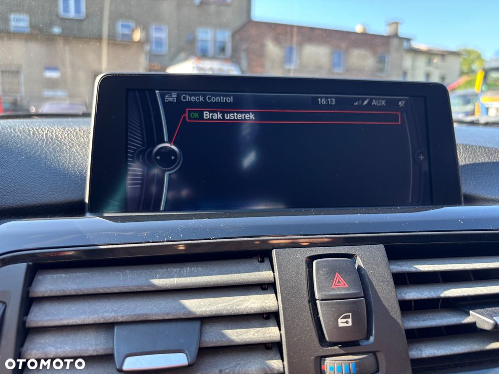 BMW Seria 3 328i Sport Line - 15