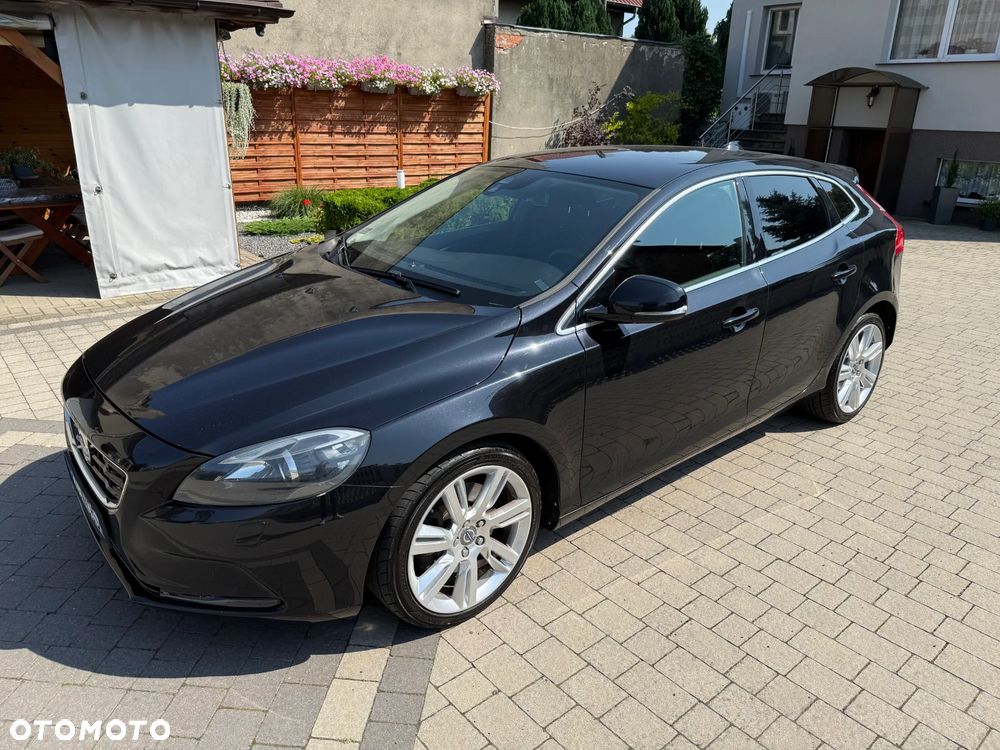 Volvo V40 D3 Momentum - 1