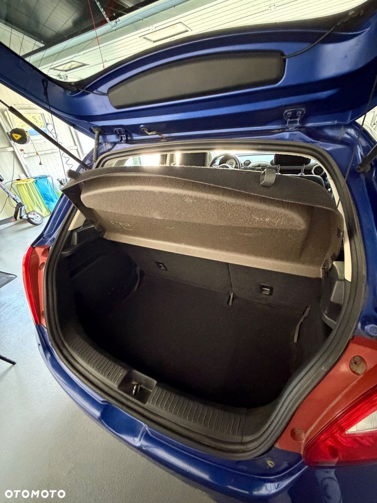 Mazda 2 - 8