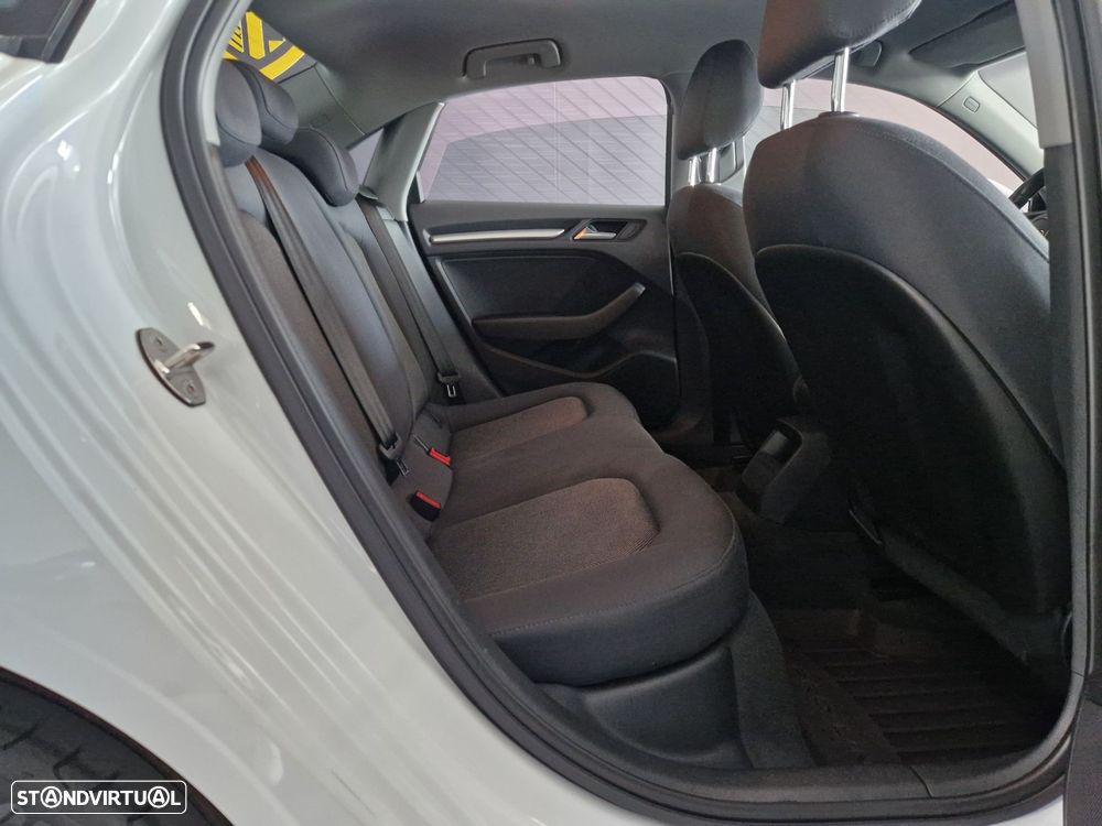 Audi A3 Limousine 1.6 TDI Design - 19