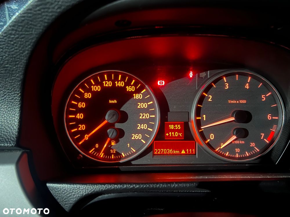BMW Seria 3 318i - 12