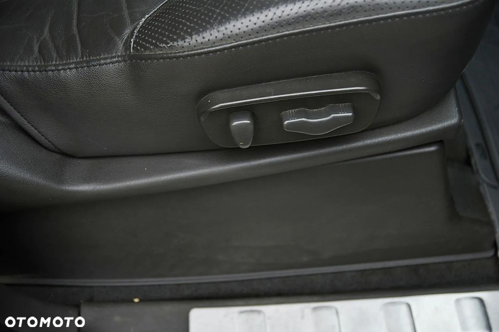 Nissan Navara 2.5 D Platinum - 15