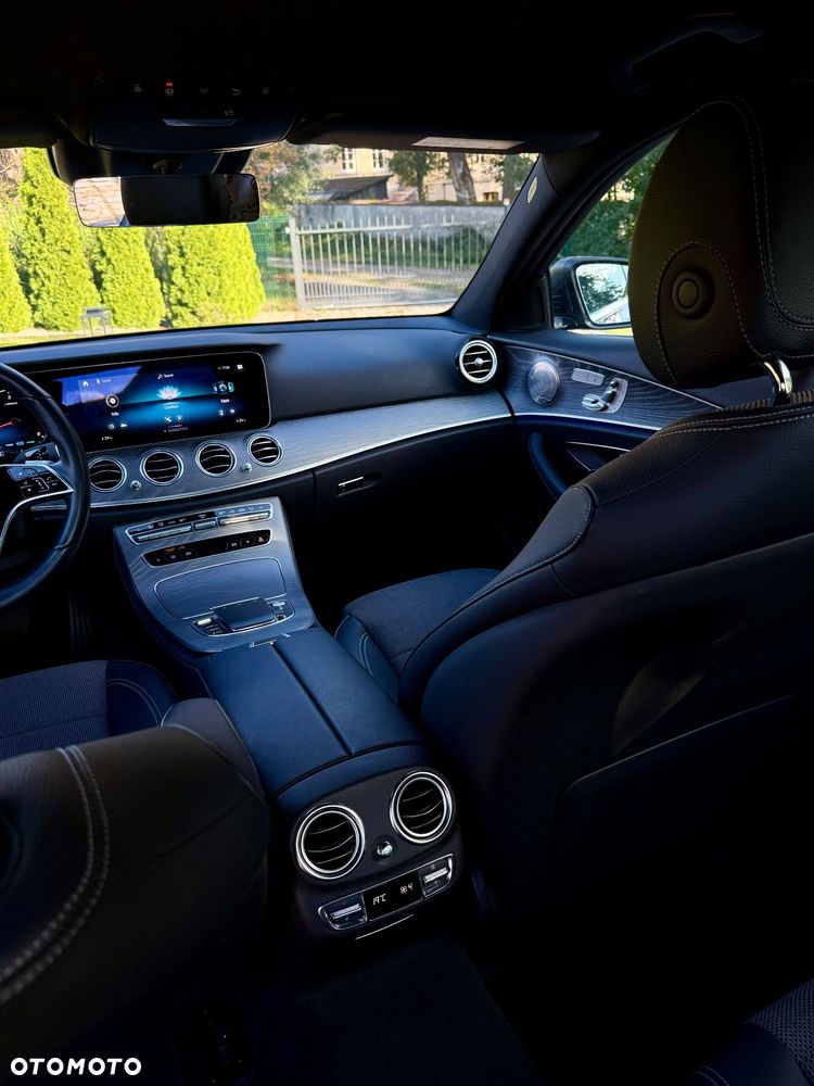 Mercedes-Benz Klasa E 300 d 4-Matic Avantgarde - 19