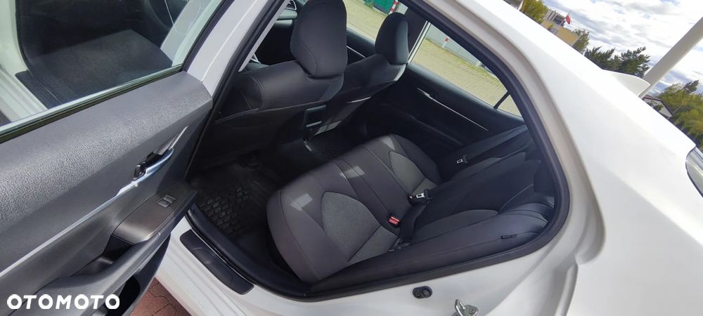 Toyota Camry - 12