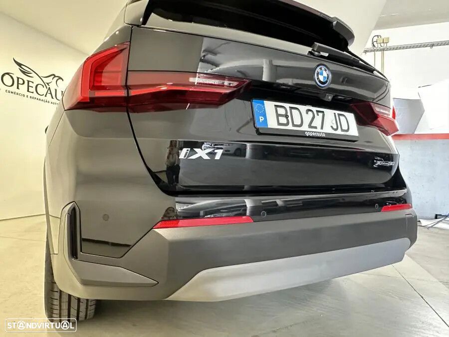 BMW iX1 - 10