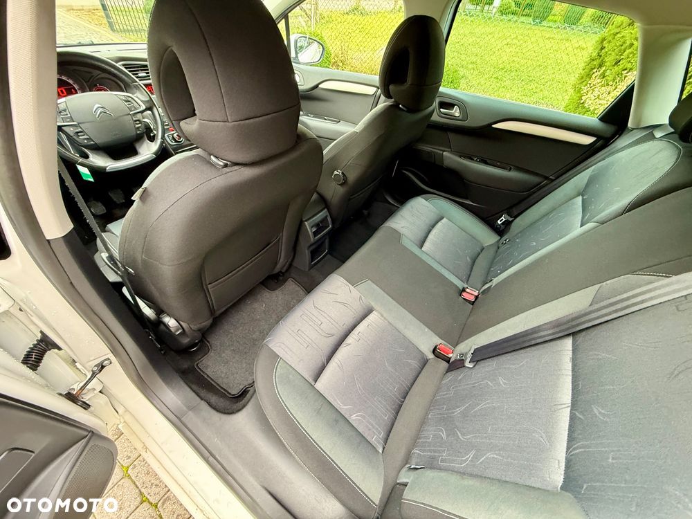 Citroën C4 VTi 120 Style - 24