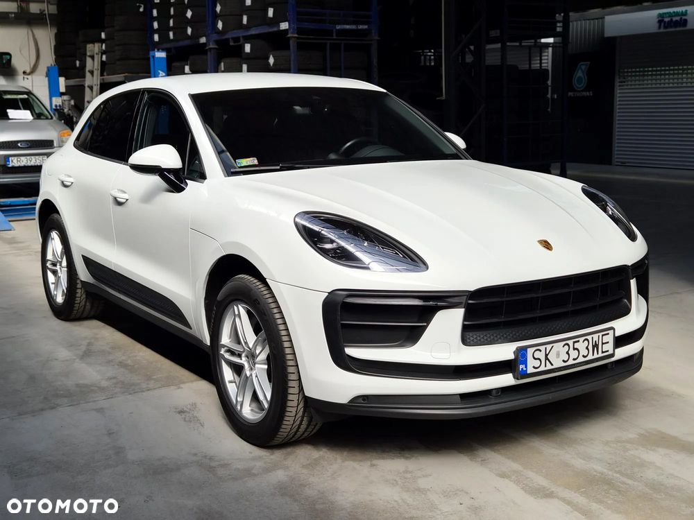 Porsche Macan Standard - 1