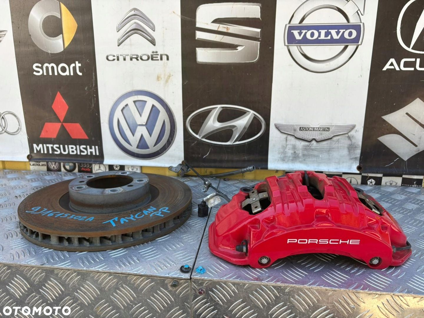 PORSCHE TAYCAN 4S ZACISK TARCZA PRAWA PRZOD 9J1615302A 9J1615106AL - 2