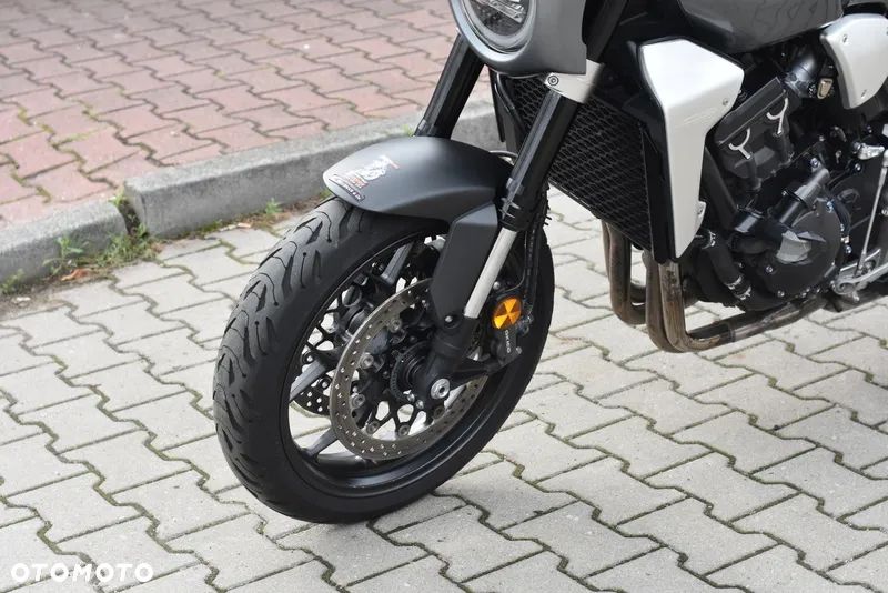 Honda CB - 25