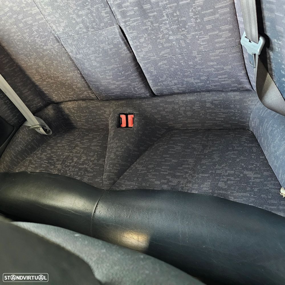Renault Mégane Cabrio ver-1-4-16v-privil-ge - 32