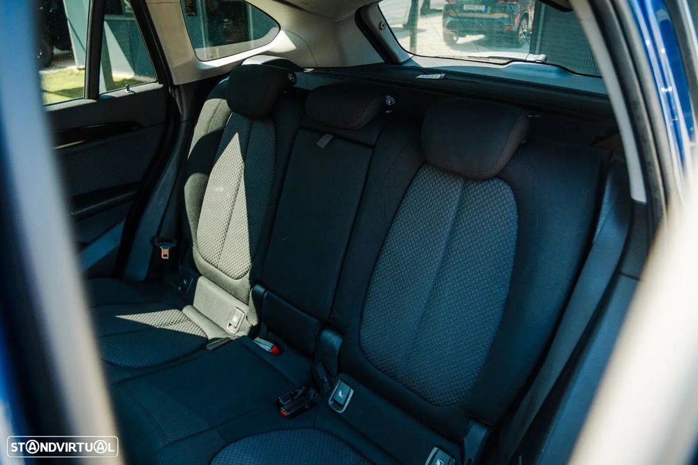 BMW X1 sDrive18d Sport Line - 23