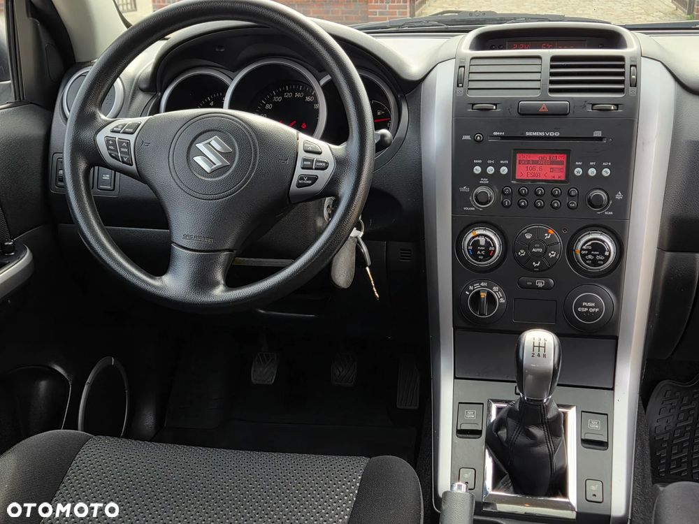 Suzuki Grand Vitara 1.9 DDiS Comfort DPF Family - 23