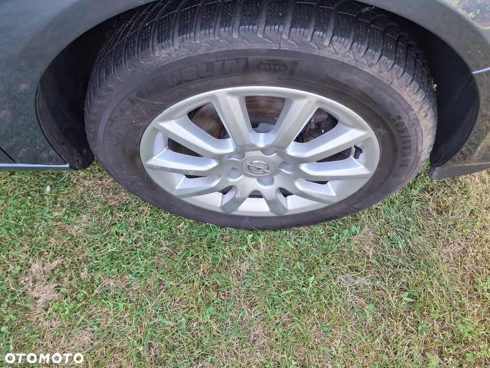 Opel Astra 1.8 Caravan Cosmo - 26