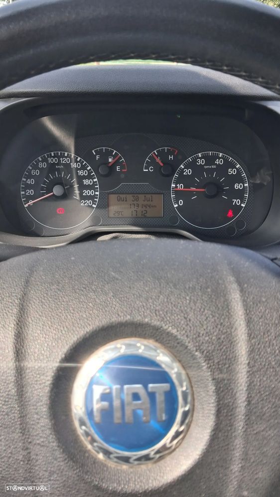 Fiat Grande Punto 1.3 M-Jet Emotion - 32