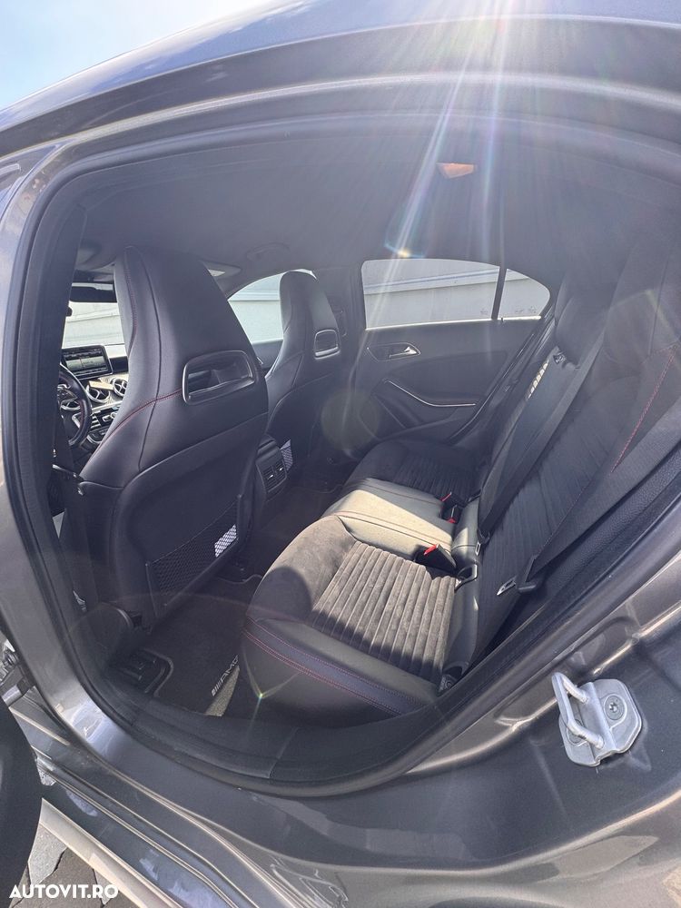 Mercedes-Benz A 200 d 7G-DCT AMG Line - 12