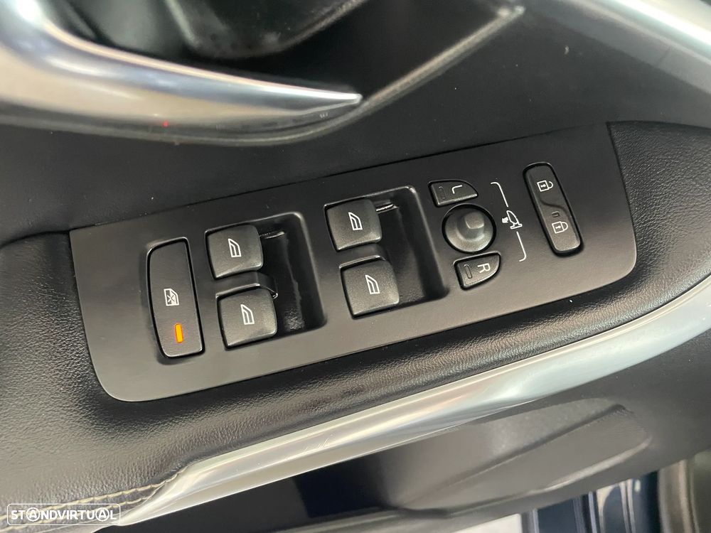 Volvo V40 D2 R Design - 11