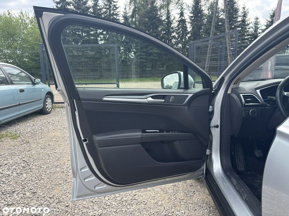 Ford Mondeo - 17