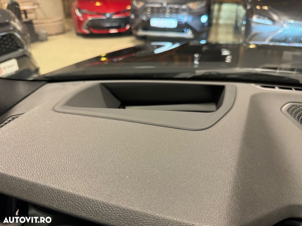 BMW Seria 3 330i xDrive AT - 28