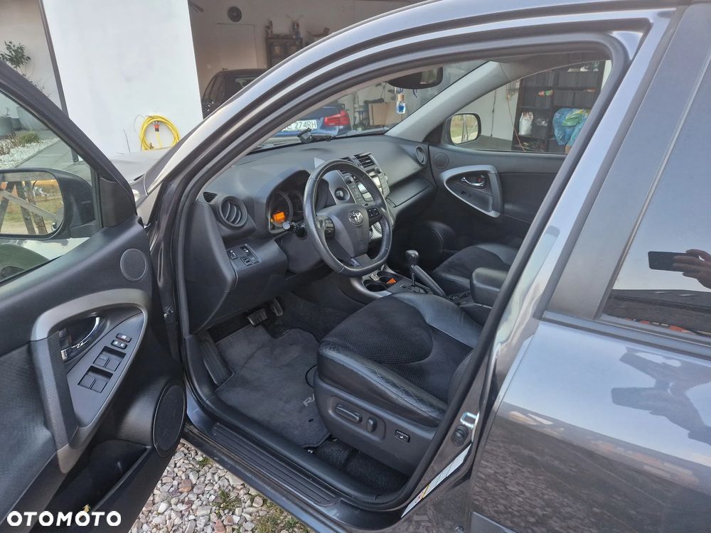 Toyota RAV4 2.2 D-4D 4x4 Automatik Executive - 6