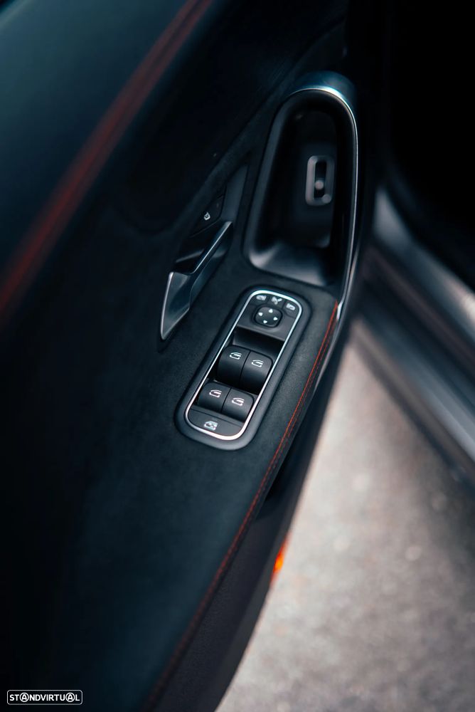 Mercedes-Benz CLA 250 e Shooting Brake AMG Line - 31