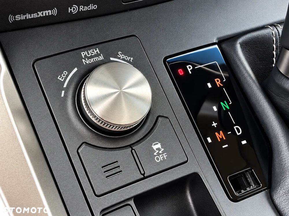 Lexus NX - 33