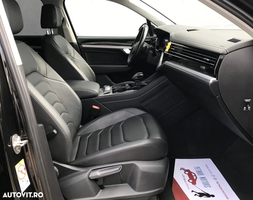 Volkswagen Touareg V6 TDI 4MOTION Elegance - 17