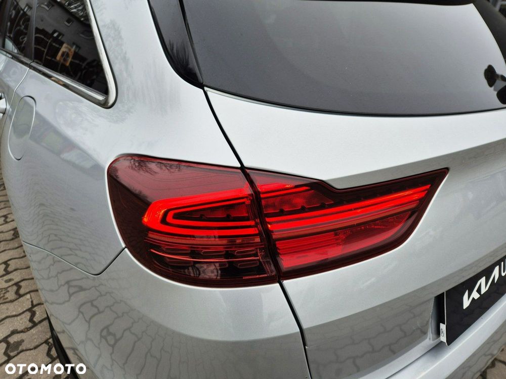 Kia Ceed 1.6 GDI PHEV L DCT - 17