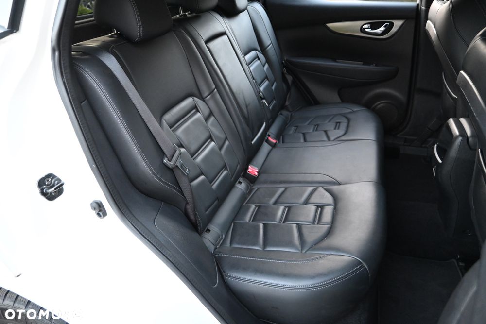 Nissan Qashqai 1.7 dCi 4x4 Tekna+ Xtronic - 26