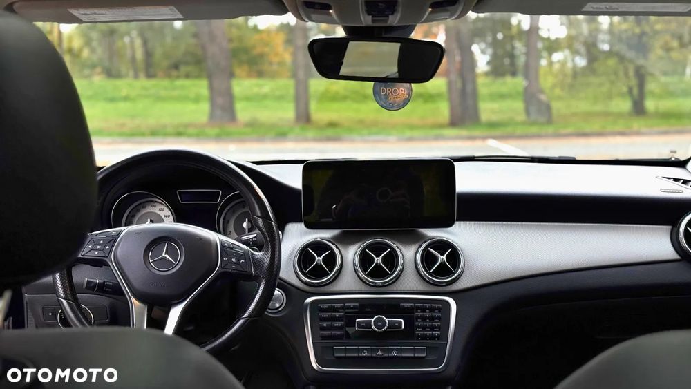 Mercedes-Benz GLA 250 7G-DCT AMG Line - 12