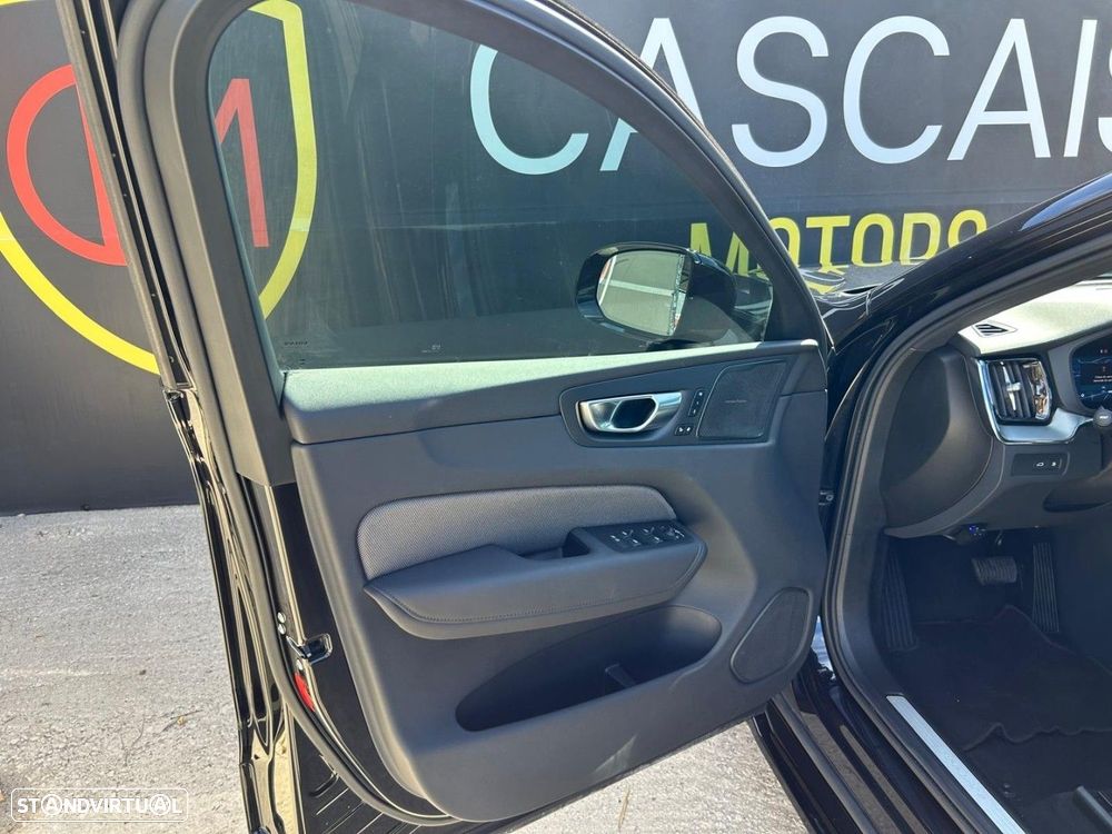 Volvo XC 60 2.0 T6 PHEV Black Edition AWD - 15