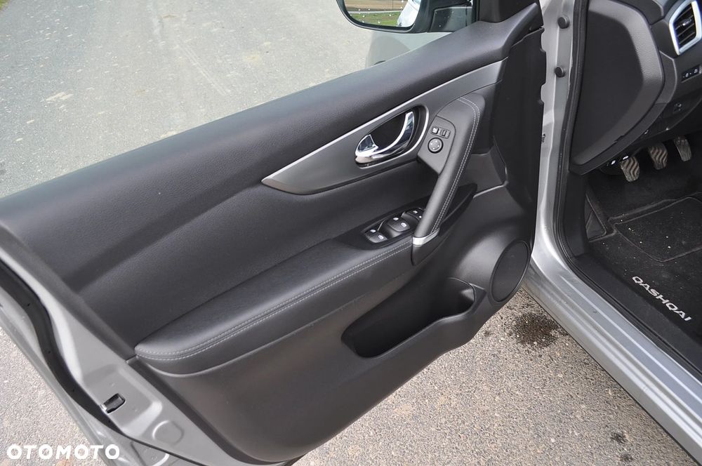 Nissan Qashqai 1.3 DIG-T N-Connecta EU6d - 13