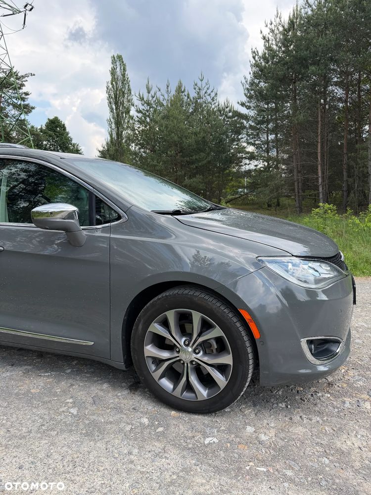 Chrysler Pacifica - 13