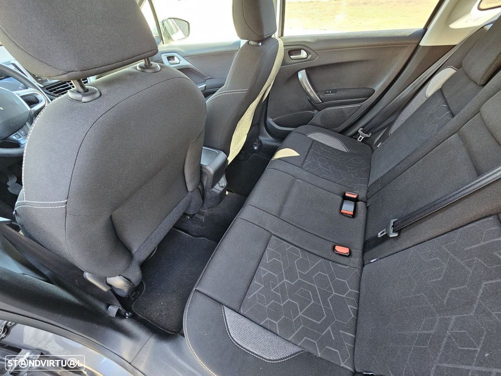 Peugeot 2008 1.6 BlueHDi Style - 22