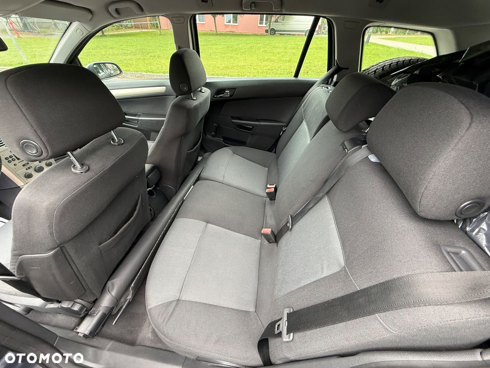 Opel Astra 1.6 Essentia - 6