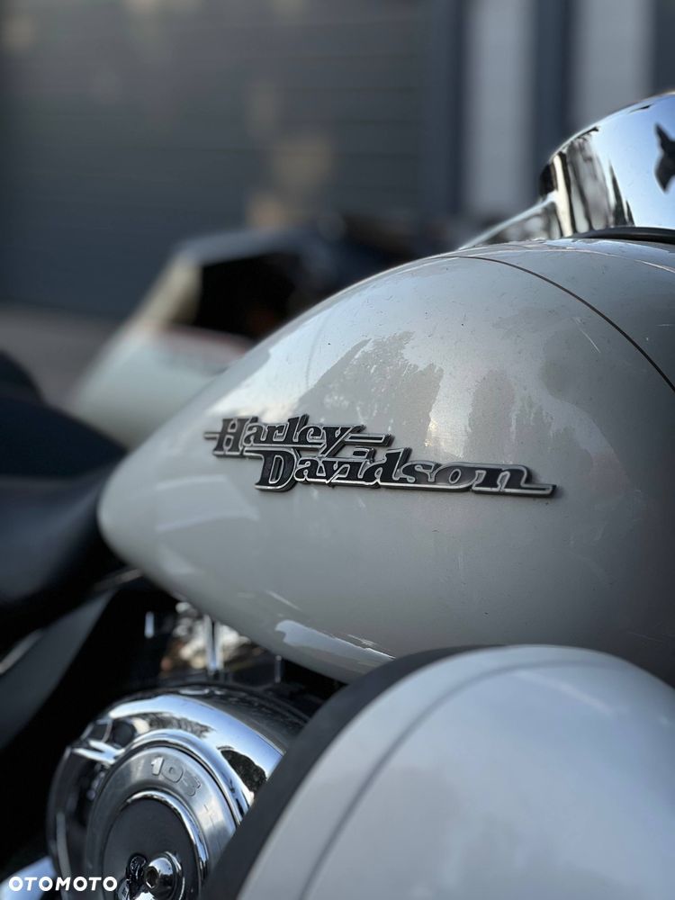 Harley-Davidson Touring Street Glide - 2