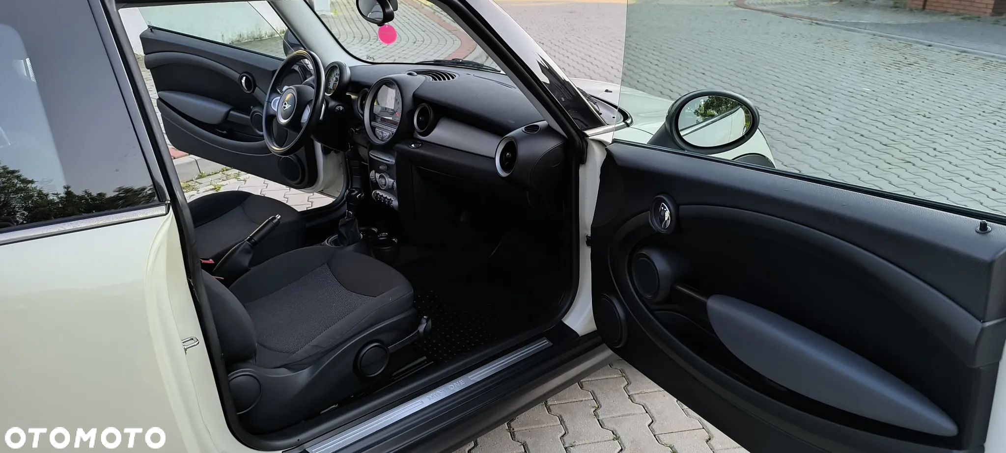 MINI ONE Standard - 29