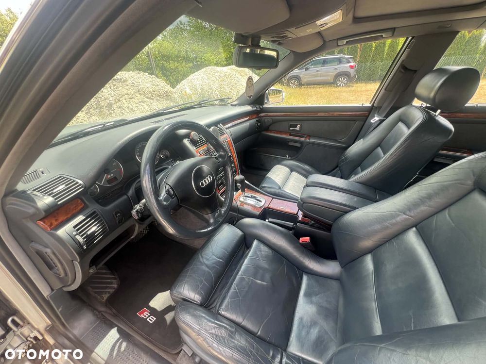Audi S8 - 11