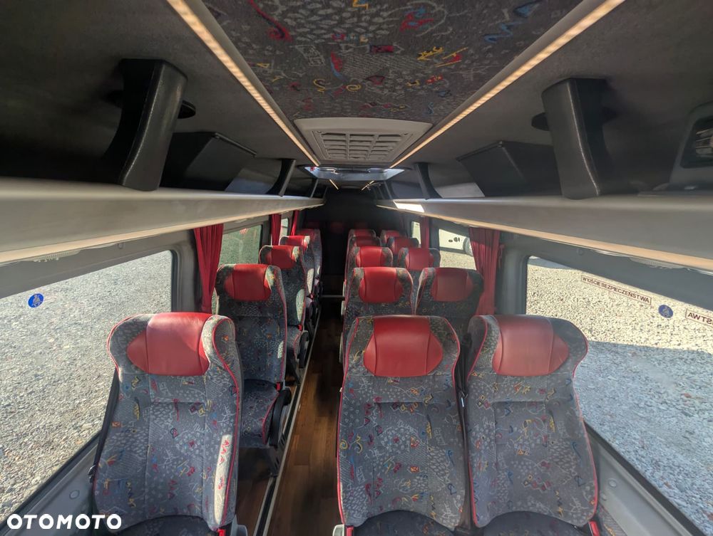 Mercedes-Benz Sprinter 519 - 21