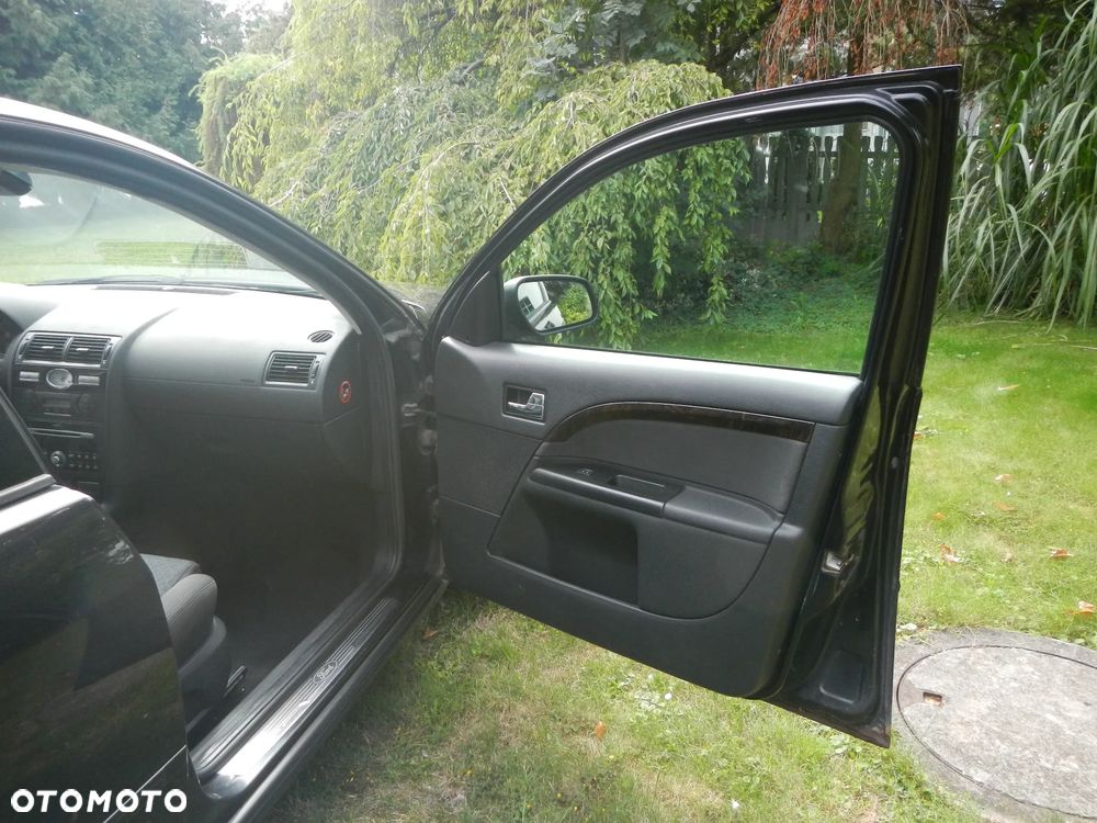 Ford Mondeo 2.0 Ghia - 13