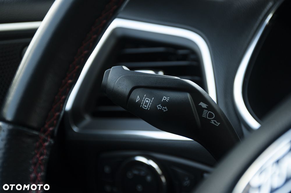 Ford Edge 2.0 EcoBlue Bi-Turbo 4x4 ST-LINE - 38